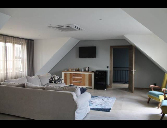 5 BEDROOM HOUSE FOR SALE IN HERON BANKS GOLF ESTATE